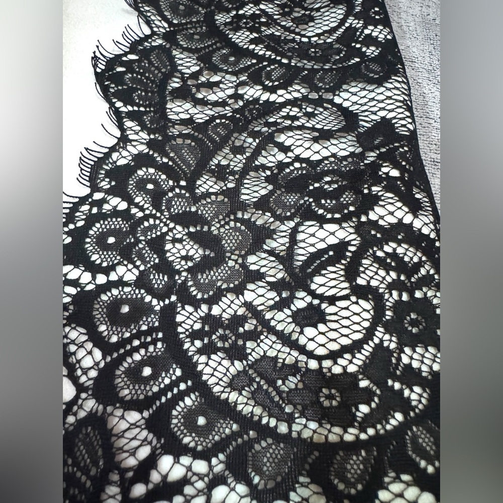 Trina Turk Saba Ivory Black Lace Overlay Panels Sheath Dress. Size 2. EUC. - Picture 12 of 16
